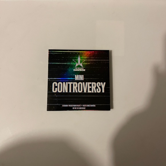Jeffree Star Mini Controversy Palette - Picture 1 of 4